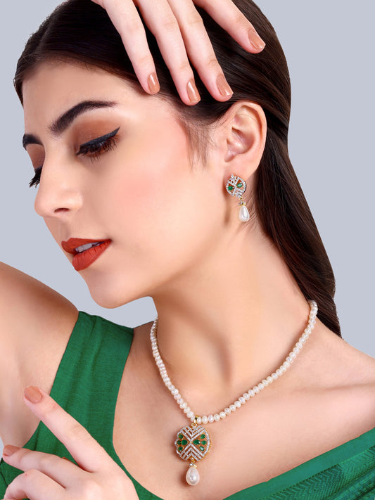 Ira Emerald Designer Pearl Necklace Set