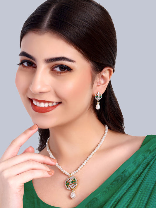 Ira Emerald Designer Pearl Necklace Set